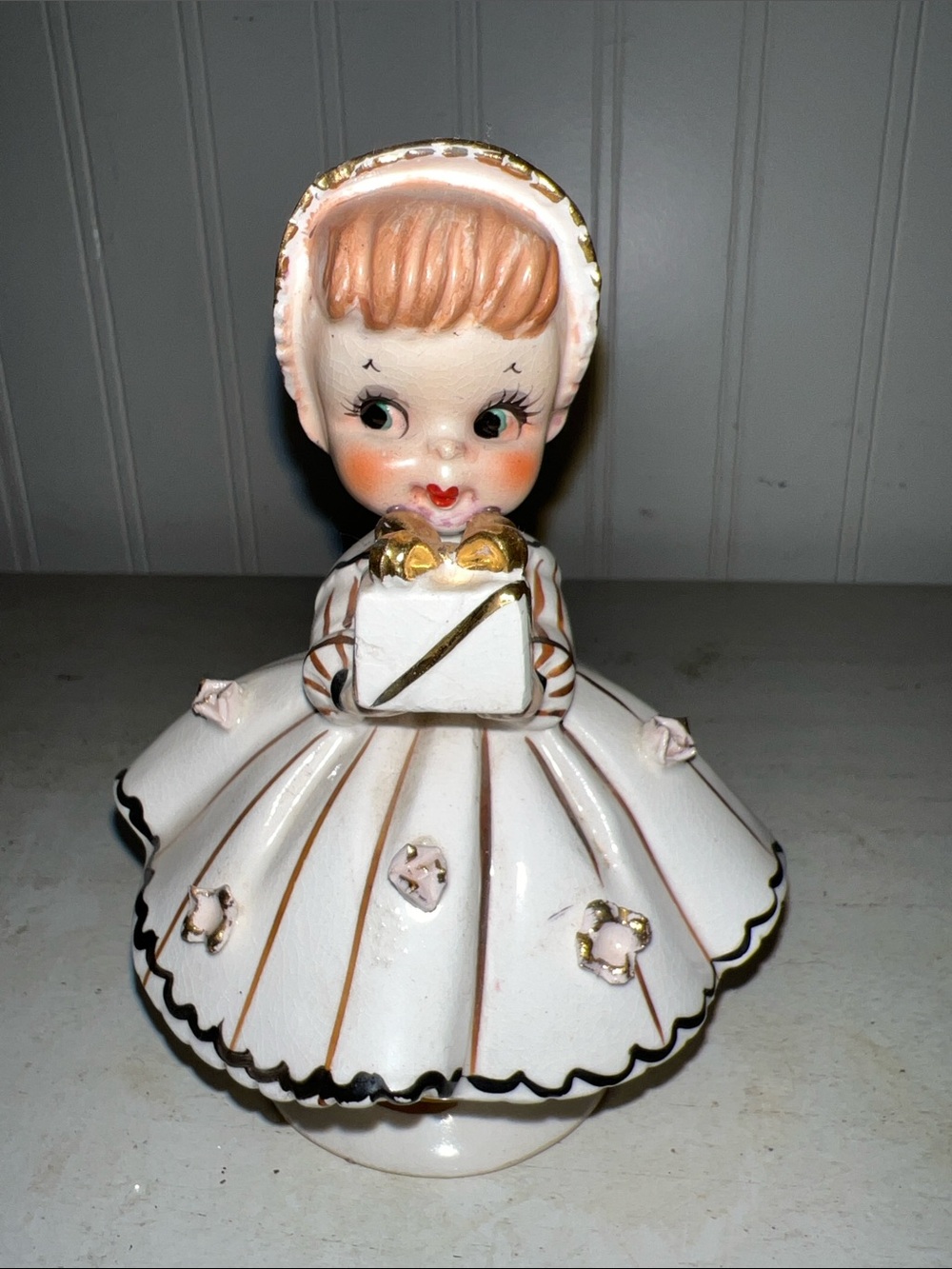 Vintage Consco Girl w. Gift Figurine - Marilyn Exclusives 7C49